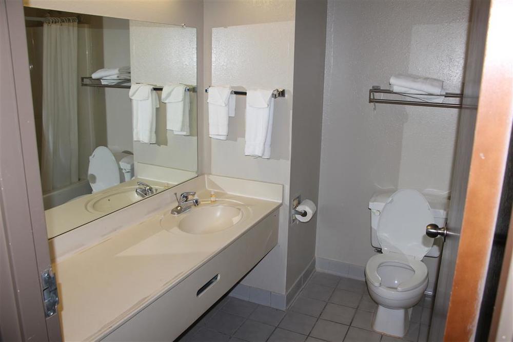 Haven Inn & Suites Дълут Стая снимка